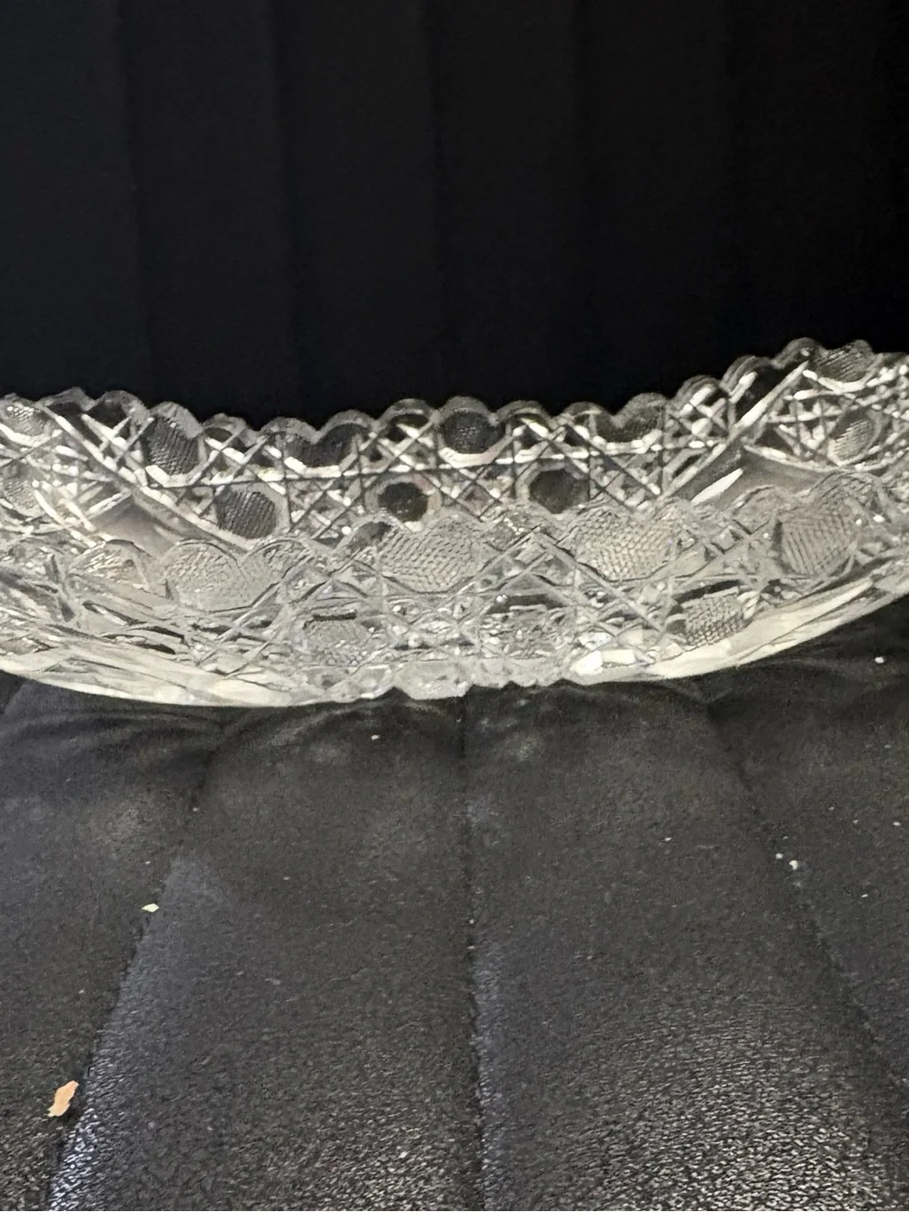 Clear Cut Glass Serving Bowl - Elegant Crystal-Style Design
